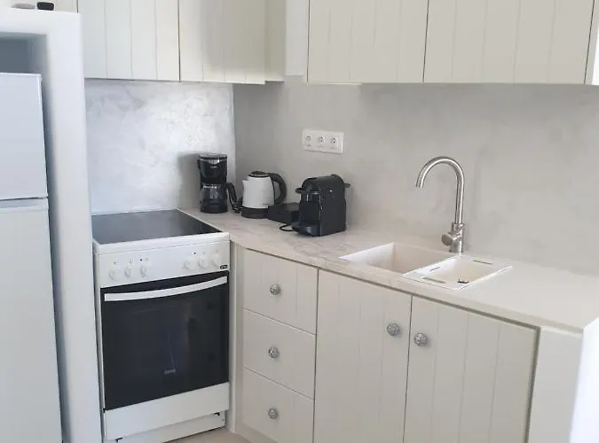 Kalypso Apartment Pera Gyalos